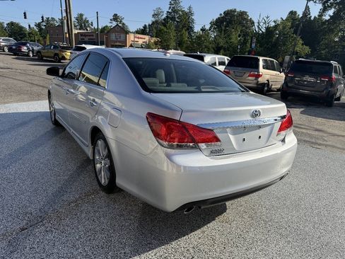 Used 2011 Toyota Avalon Limited FWD image 16