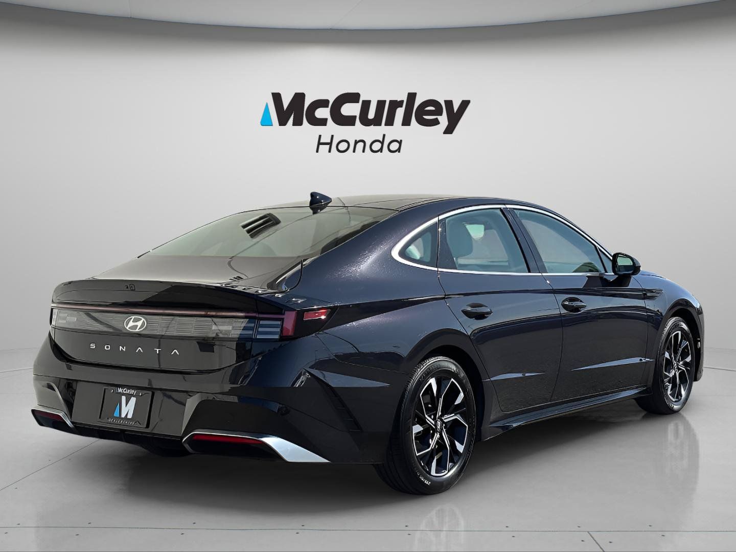 Used 2025 Hyundai Sonata SEL FWD image 3