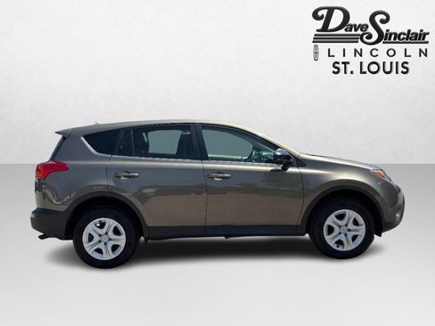 Used 2013 Toyota RAV4 LE FWD image 2