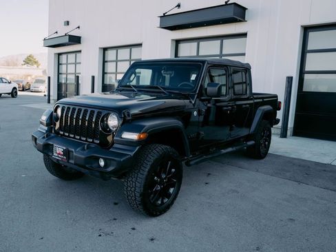 Used 2020 Jeep Gladiator Sport w/ Trailer Tow Package image 3