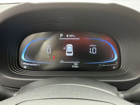 Used 2025 Hyundai Venue SEL image 11