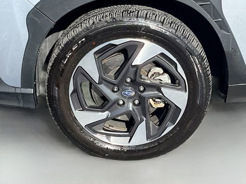 Used 2025 Subaru Crosstrek 2.5i Limited w/ Crosstrek Mirror Package image 32