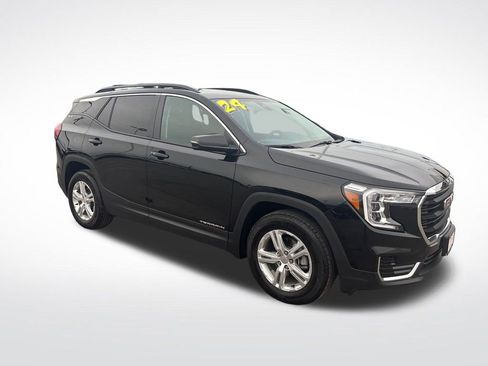 Used 2024 GMC Terrain SLE w/ Driver Convenience Package image 11