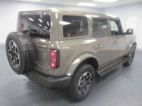 Used 2025 Ford Bronco Outer Banks AWD/4WD image 5