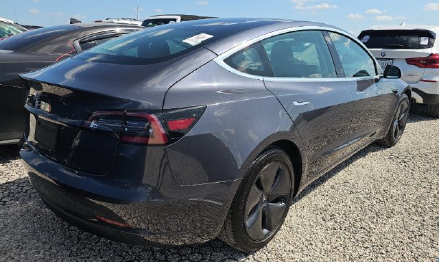 Used 2020 Tesla Model 3 Standard Range RWD image 2