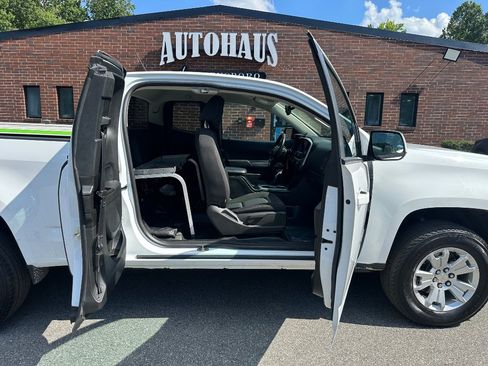 Used 2022 Chevrolet Colorado LT w/ Fleet Safety Package RWD image 13