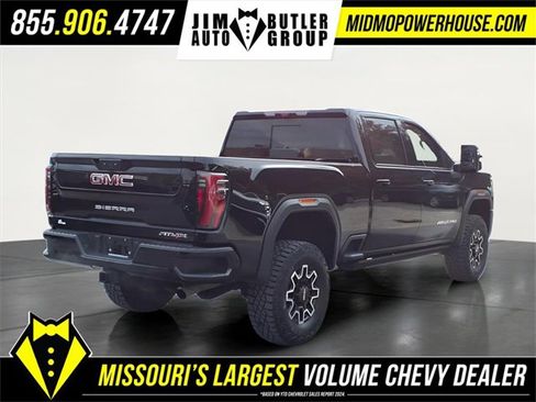 Used 2024 GMC Sierra 2500 AT4X image 9
