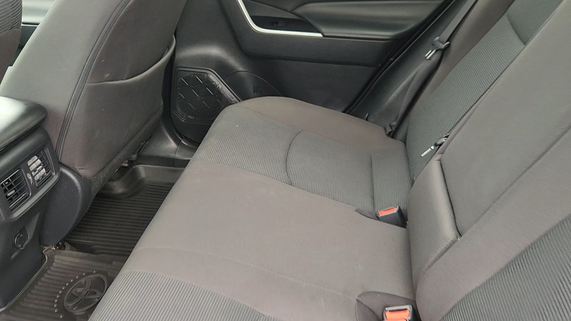 Used 2025 Toyota RAV4 LE AWD/4WD image 31
