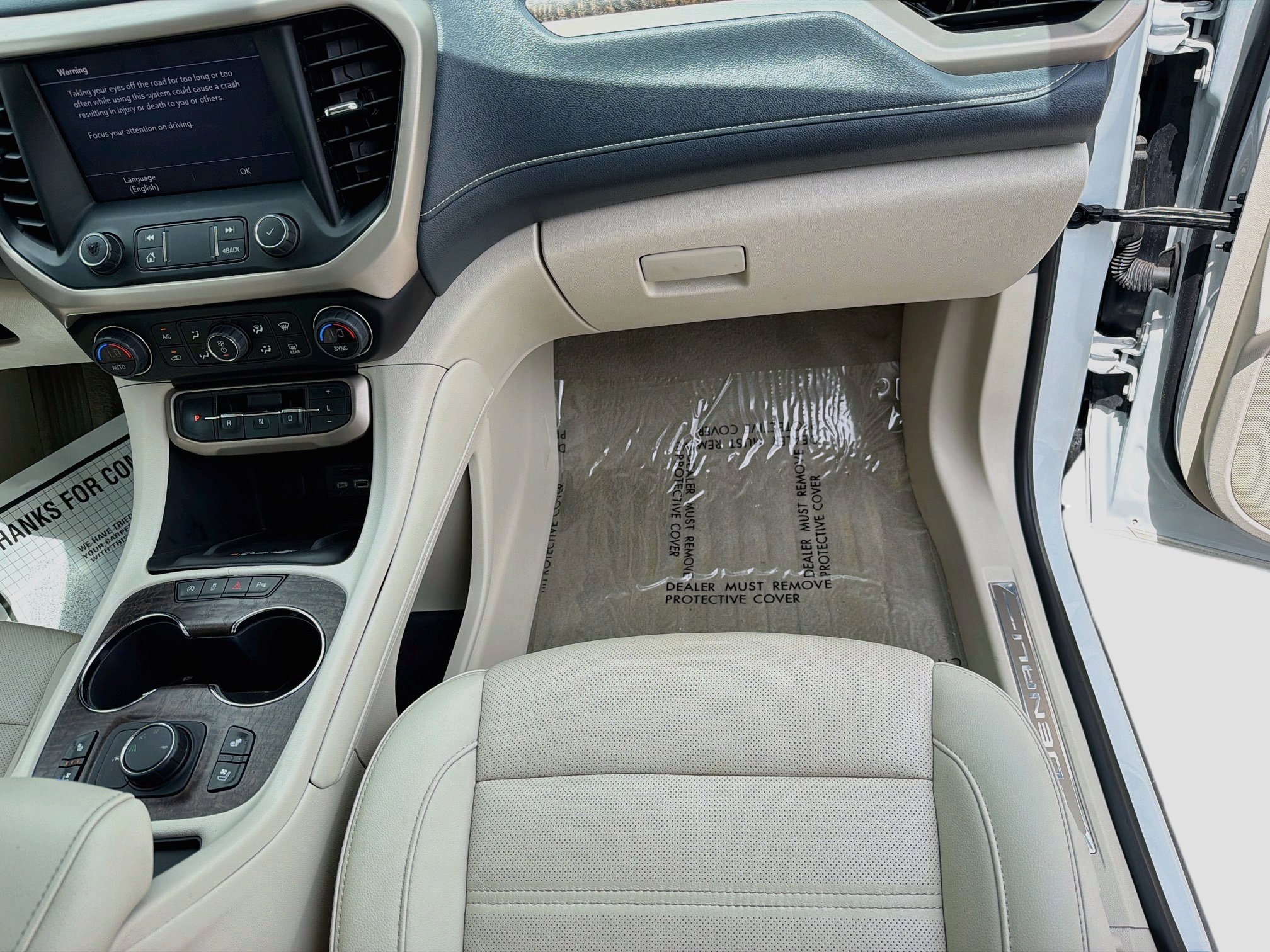 Used 2022 GMC Acadia Denali w/ Denali Ultimate Package FWD image 18