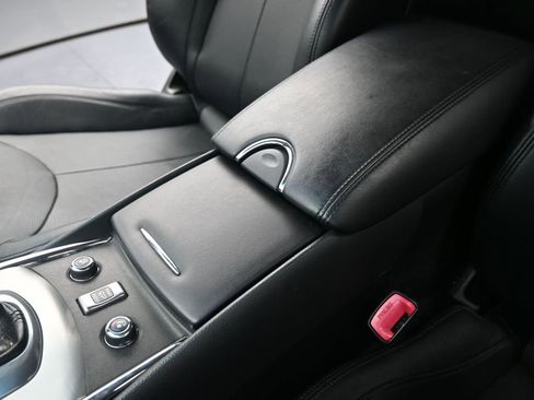 Used 2014 INFINITI Q60 Convertible w/ Premium Package image 32