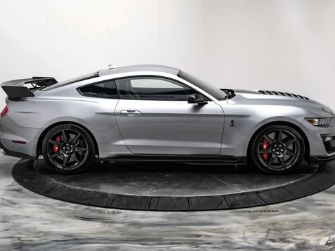 Used 2022 Ford Mustang Shelby GT500 w/ Carbon Fiber Track Pack RWD image 25
