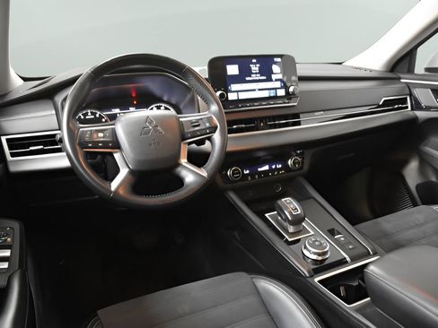 Used 2024 Mitsubishi Outlander SE FWD image 32