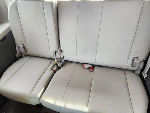 Used 2014 Toyota Sienna XLE image 39