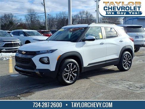 Certified 2023 Chevrolet TrailBlazer ACTIV w/ Sun and Liftgate Package image 1