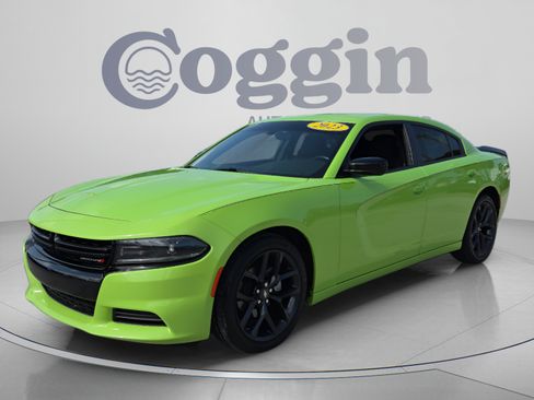 Used 2023 Dodge Charger SXT w/ Blacktop Package RWD image 1