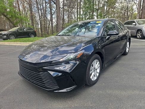 Used 2025 Toyota Camry LE image 14