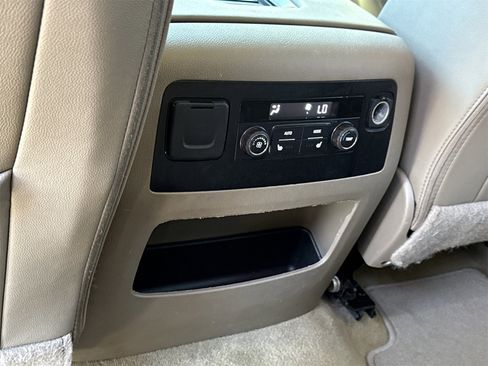 Used 2017 GMC Yukon SLT image 12