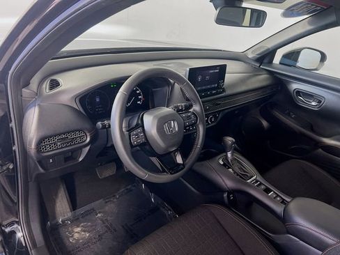 Used 2024 Honda HR-V Sport image 11