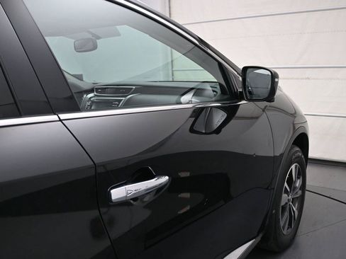 Used 2019 Nissan Murano SV w/ Premium Package AWD/4WD image 16
