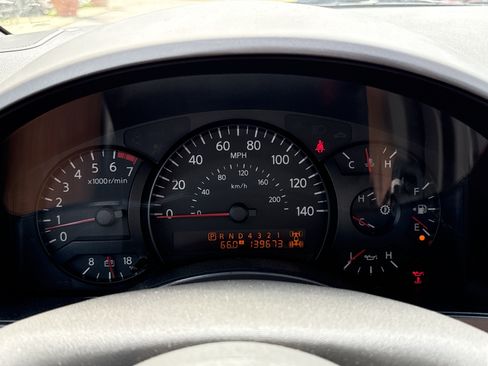 Used 2004 Nissan Titan SE image 13