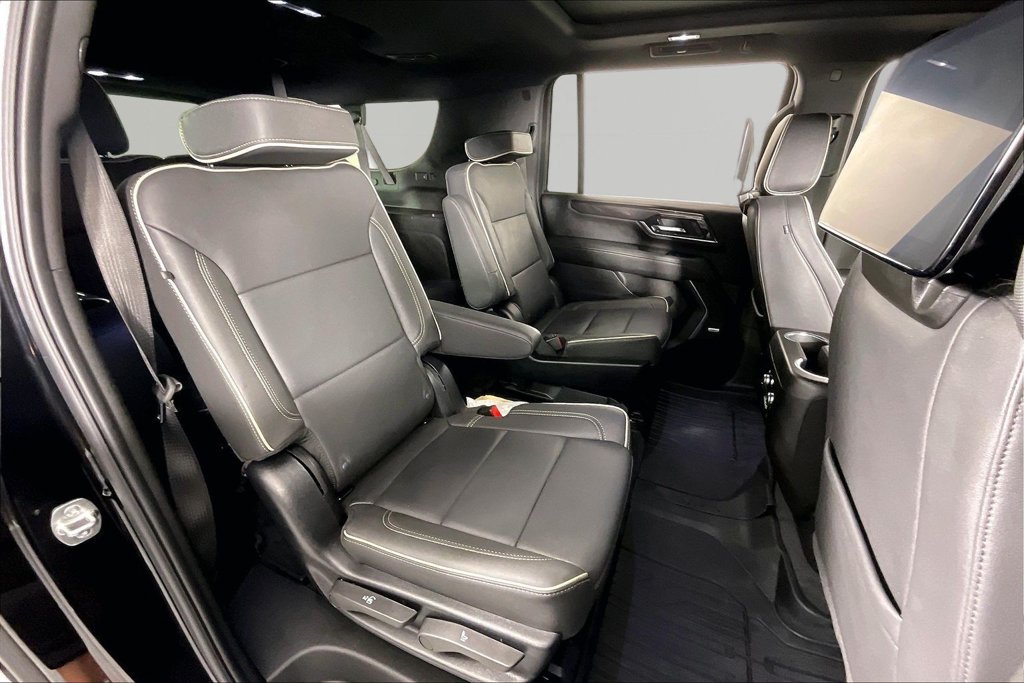 Used 2025 GMC Yukon XL Elevation w/ Elevation Premium Package AWD/4WD image 22