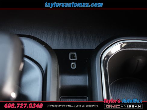 Used 2022 GMC Sierra 1500 AT4 w/ AT4 Premium Package image 26