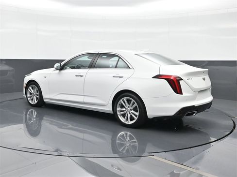 Used 2023 Cadillac CT4 Luxury image 3