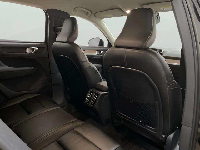 Used 2023 Volvo XC40 B4 Core w/ Convenience Package FWD image 68