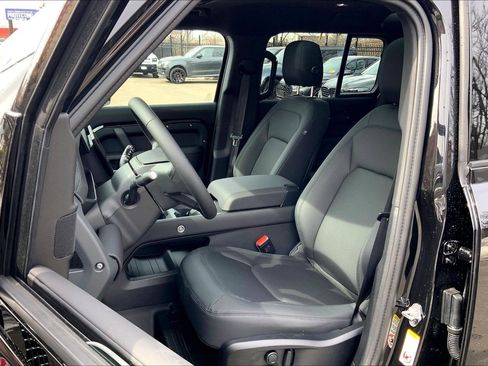 New 2026 Land Rover Defender 110 X-Dynamic SE image 9