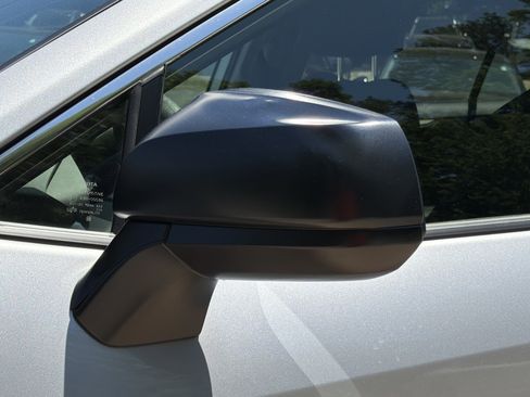 Used 2025 Toyota RAV4 LE AWD/4WD image 29