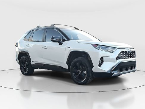Used 2021 Toyota RAV4 XSE image 3