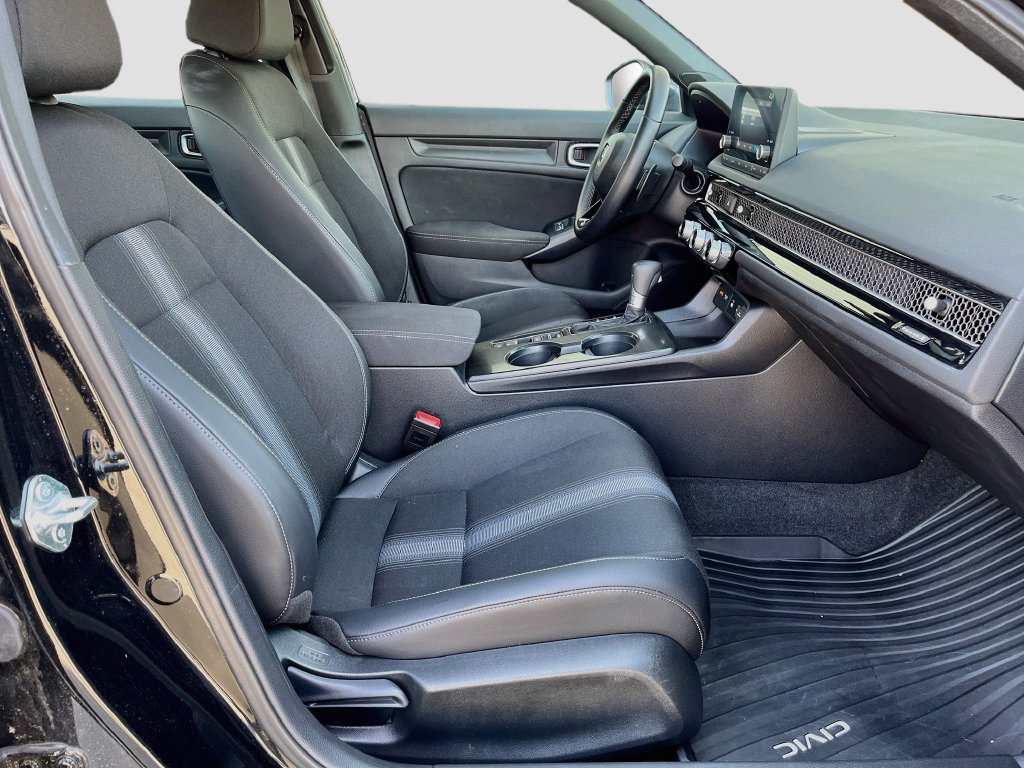 Used 2025 Honda Civic Sport image 25
