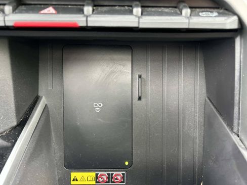 Used 2025 Toyota Tundra Platinum AWD/4WD image 30