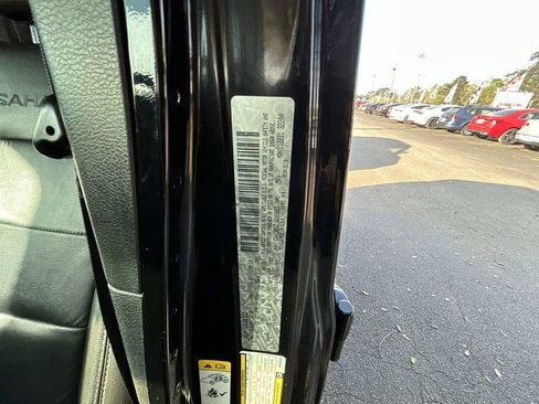 Used 2018 Jeep Wrangler Unlimited Sahara image 23