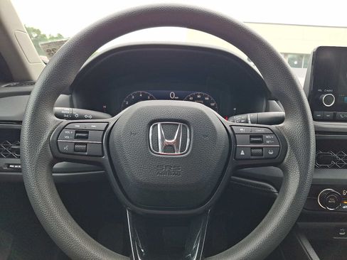 Certified 2023 Honda Accord LX image 18