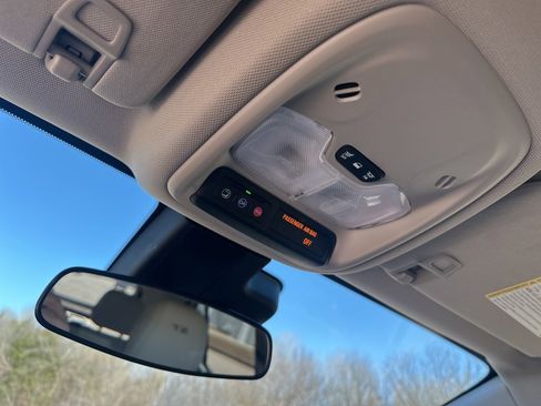 Used 2024 Buick Encore GX Sport Touring image 23