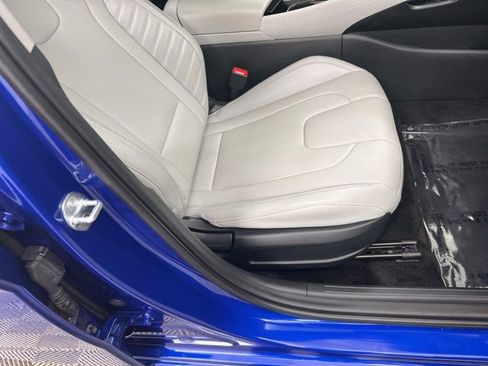 Used 2023 Hyundai Elantra Limited image 21