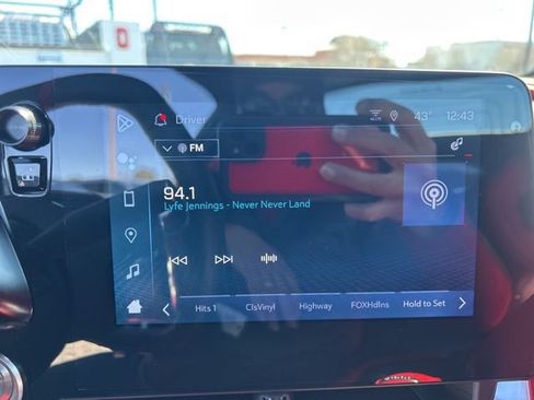 Used 2024 Chevrolet Corvette Stingray w/ Z51 Performance Package image 26