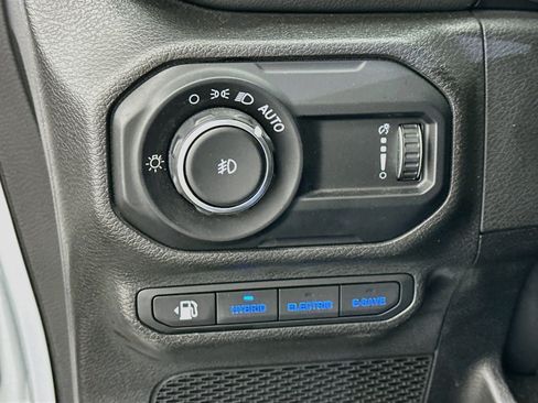 Used 2023 Jeep Wrangler Unlimited Sahara AWD/4WD image 17