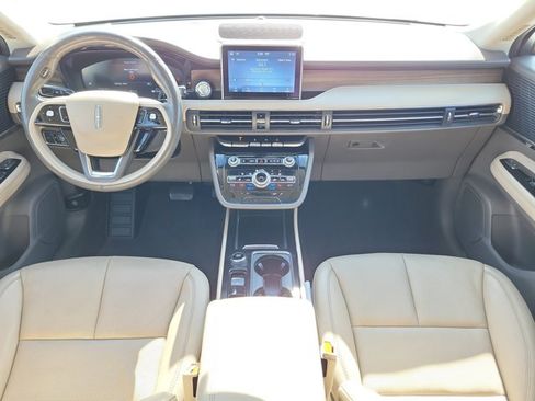 Used 2022 Lincoln Corsair Reserve w/ Elements Package FWD image 17