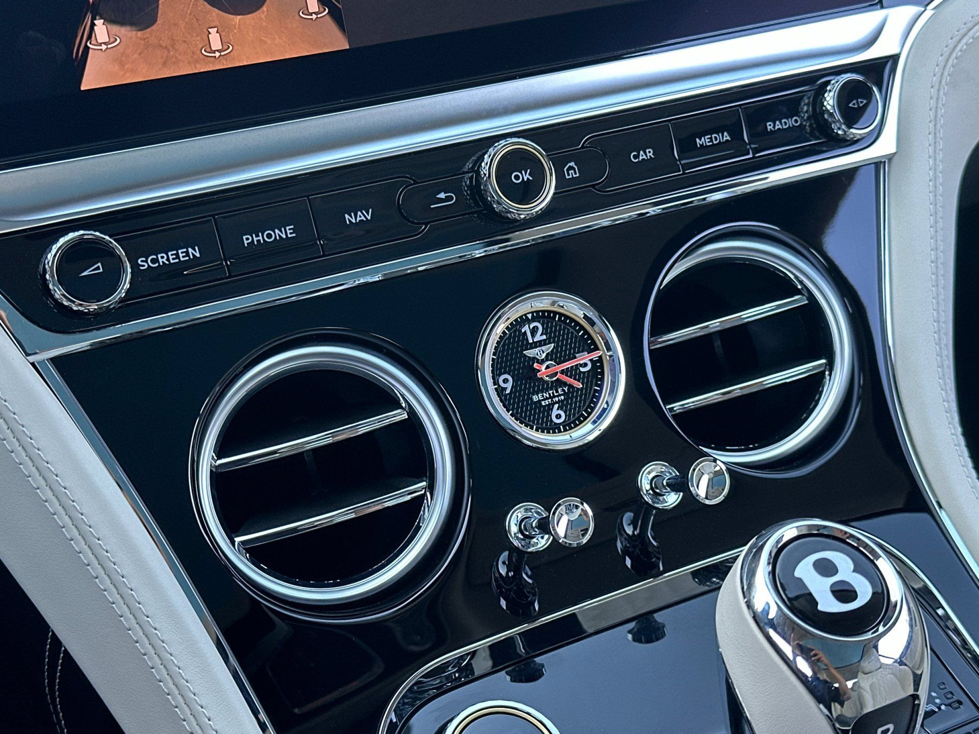 New 2026 Bentley Continental GT Azure AWD/4WD image 23