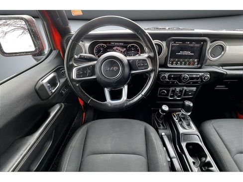 Used 2020 Jeep Wrangler Unlimited Sahara w/ Uconnect 4C Nav & Sound Group image 6