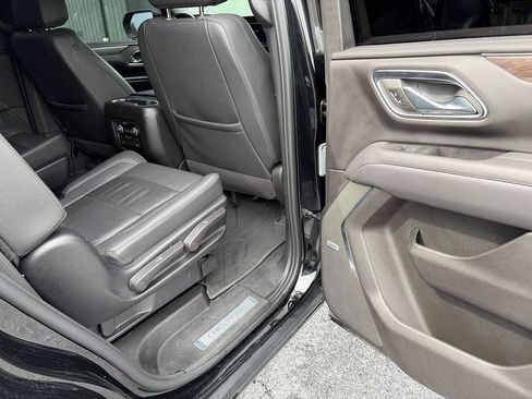 Used 2023 Chevrolet Tahoe Z71 w/ Luxury Package AWD/4WD image 14