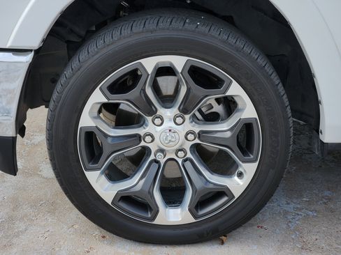Used 2024 RAM 1500 Limited AWD/4WD image 15