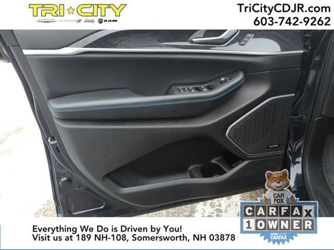 Used 2024 Jeep Grand Cherokee Trailhawk w/ Luxury Tech Group III image 17