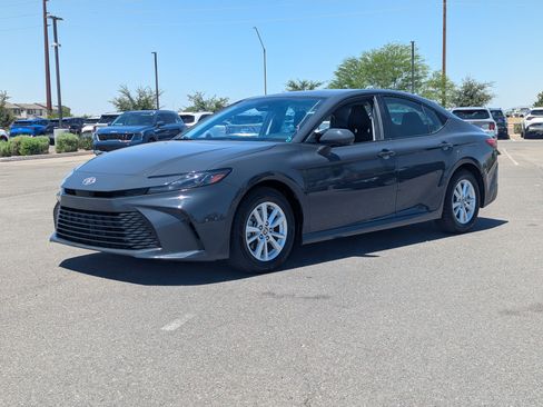 Used 2025 Toyota Camry LE FWD image 32