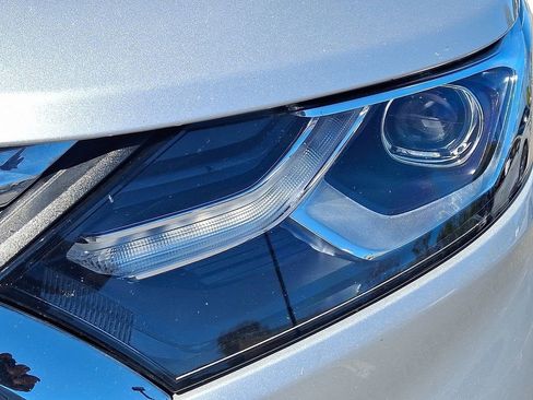 Used 2021 Chevrolet Equinox Premier image 10