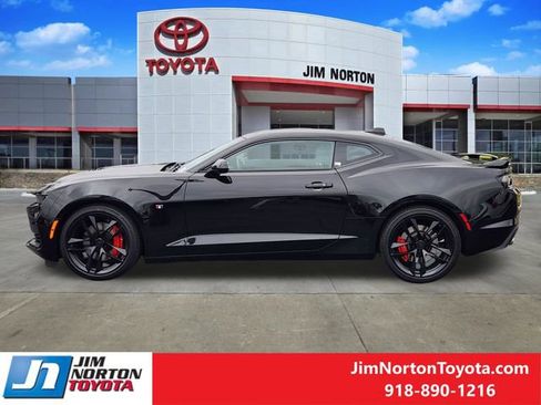 Used 2023 Chevrolet Camaro SS RWD image 5