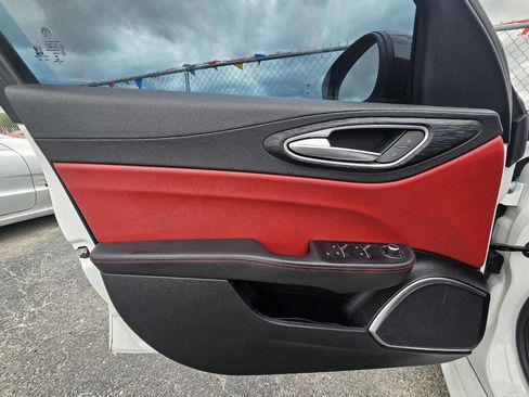 Used 2019 Alfa Romeo Giulia w/ Quick Order Package 22K Sport image 39