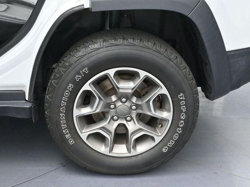 Used 2022 Jeep Cherokee Trailhawk w/ Premium Leather Package AWD/4WD image 36
